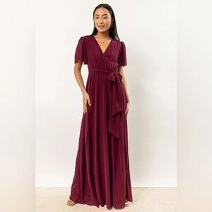 Elegant Burgundy Maxi Dress